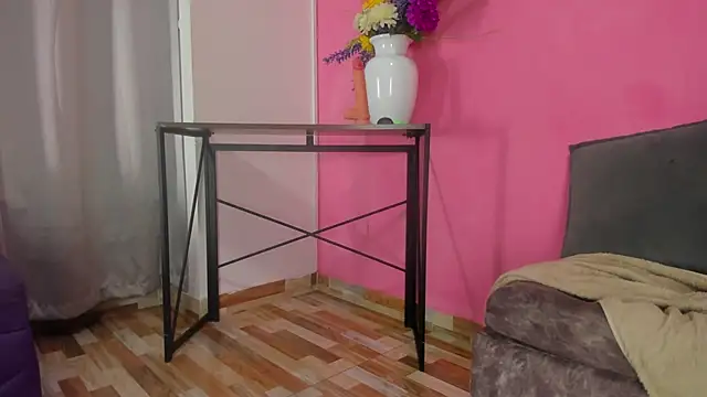 Snapshot of evaa_greey chatting on 02.01.25 evaa greey online show from 02.01.25