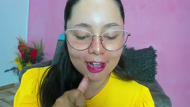 Snapshot of evaa_greey chatting on 03.10.25 evaa greey online show from 03.10.25