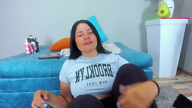 Snapshot of evaa_greey chatting on 09.18.25 evaa greey online show from 09.18.25