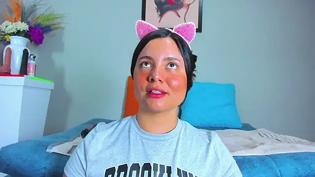 Snapshot of evaa_greey chatting on 09.24.25 evaa greey online show from 09.24.25