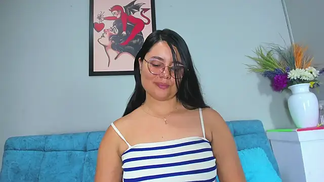 Snapshot of evaa_greey chatting on 10.18.25 evaa greey online show from 10.18.25