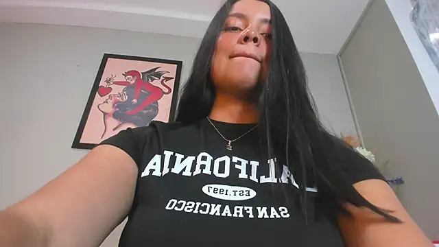 Snapshot of evaa_greey chatting on 10.23.25 evaa greey online show from 10.23.25