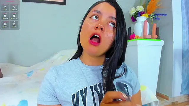 Snapshot of evaa_greey chatting on 11.14.25 evaa greey online show from 11.14.25