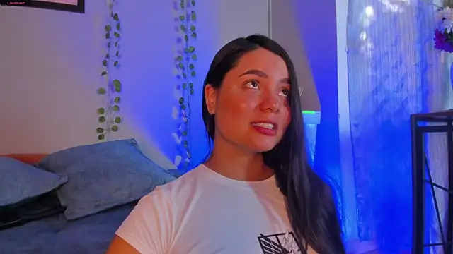 Snapshot of evaa_greey chatting on 12.03.25 evaa greey online show from 12.03.25