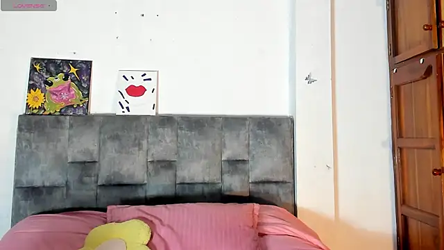 Isangel  online show from 11.18.25