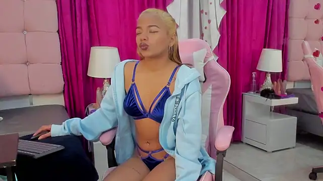 CanelaDevil  online show from 02.15.25