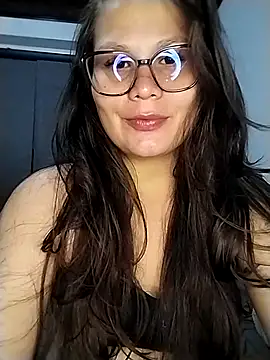 Snapshot of Vale_Saenzz chatting on 02.10.25 Vale Saenzz online show from 02.10.25