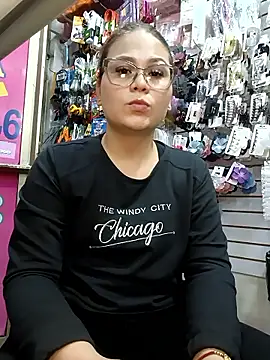 Snapshot of Vale_Saenzz chatting on 01.08.26 Vale Saenzz online show from 01.08.26