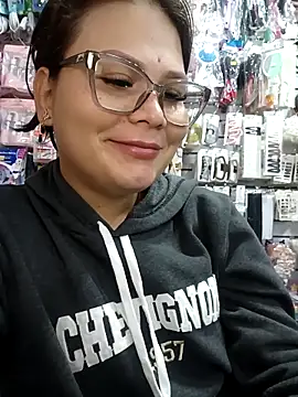 Snapshot of Vale_Saenzz chatting on 02.23.26 Vale Saenzz online show from 02.23.26