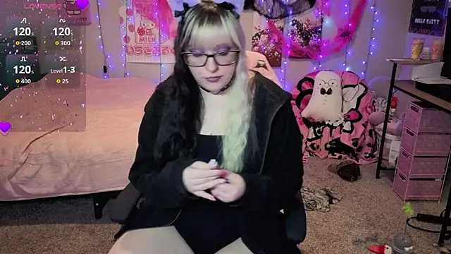 MissLoreleii online show from 10.29.25