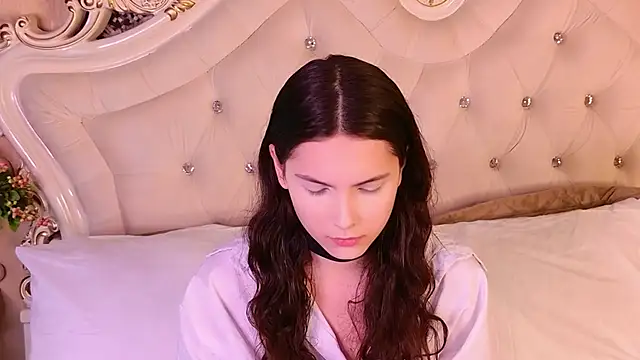 Snapshot of GIGI_DAV chatting on 10.22.25 GIGI DAV online show from 10.22.25