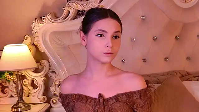 Snapshot of GIGI_DAV chatting on 10.23.25 GIGI DAV online show from 10.23.25