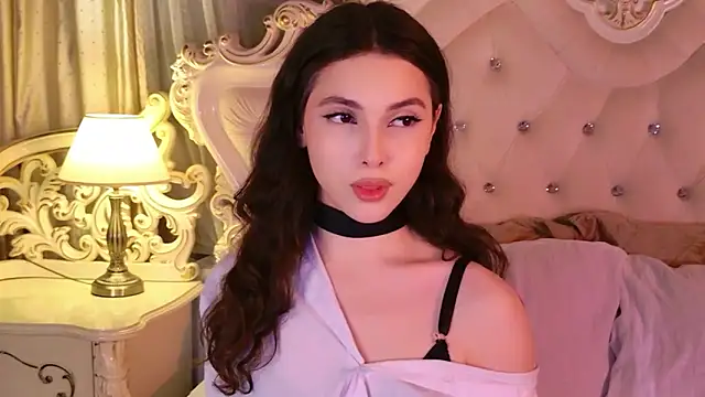 Snapshot of GIGI_DAV chatting on 11.16.25 GIGI DAV online show from 11.16.25