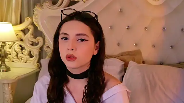 Snapshot of GIGI_DAV chatting on 11.27.25 GIGI DAV online show from 11.27.25