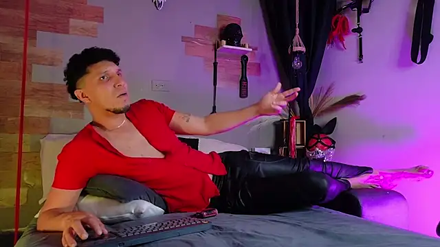 Snapshot of AngeloColleen chatting on 11.29.25 AngeloColleen online show from 11.29.25