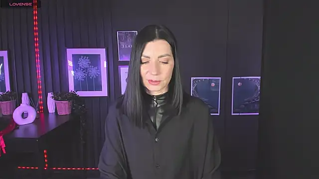 MonicaCheerful online show from 02.15.25