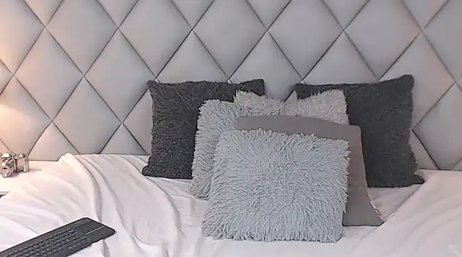 LalyCastro online show from 02.05.25