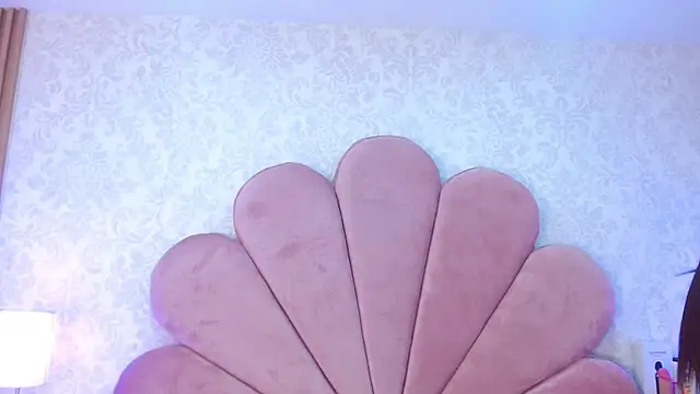 ElhaThomson online show from 12.13.25