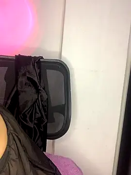 Snapshot of Miss_karol chatting on 10.15.25 Miss karol online show from 10.15.25