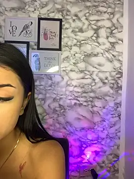 Snapshot of Miss_karol chatting on 11.22.25 Miss karol online show from 11.22.25