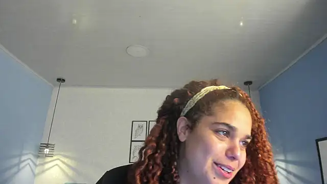 Snapshot of ninna_curly chatting on 04.22.26 ninna curly online show from 04.22.26