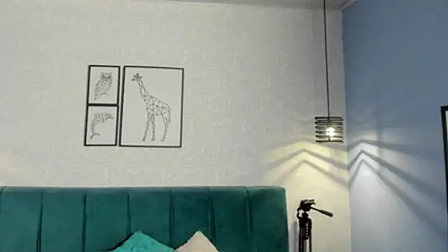 Snapshot of ninna_curly chatting on 05.15.26 ninna curly online show from 05.15.26