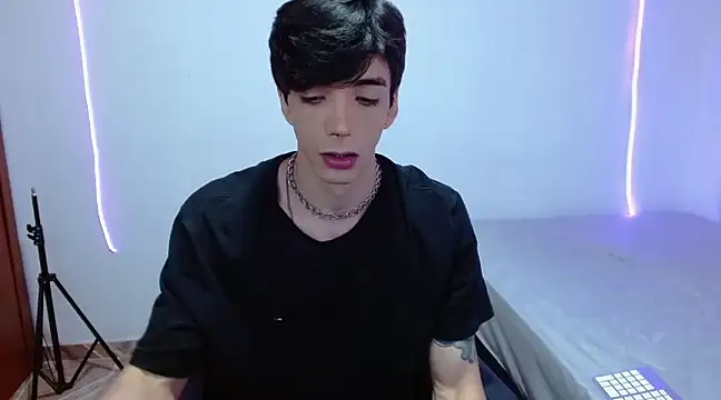 H3ll B0I online show from 03.11.25