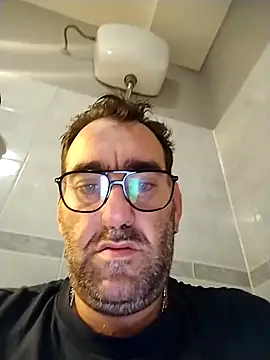 Snapshot of Hardasanut chatting on 10.11.25 Hardasanut online show from 10.11.25