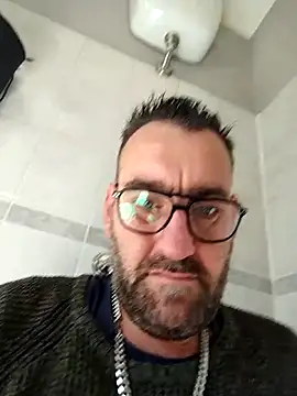 Snapshot of Hardasanut chatting on 11.05.25 Hardasanut online show from 11.05.25