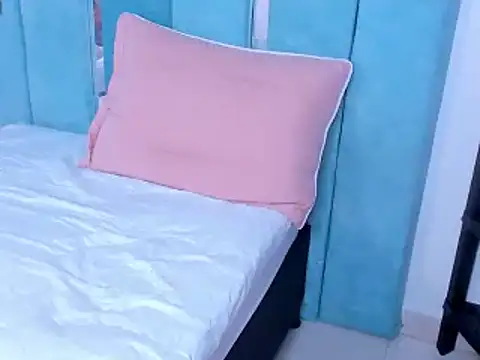 AlexxaSmall online show from 02.05.25