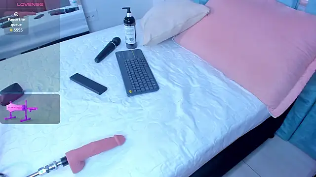 AlexxaSmall online show from 02.19.25