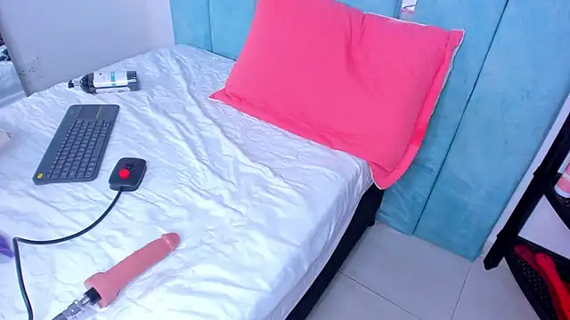 AlexxaSmall online show from 03.10.25