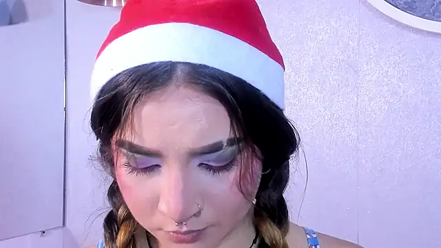 Snapshot of Shanntal_ chatting on 11.07.25 Shanntal online show from 11.07.25