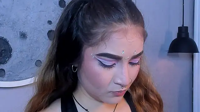 Snapshot of Shanntal_ chatting on 11.12.25 Shanntal online show from 11.12.25