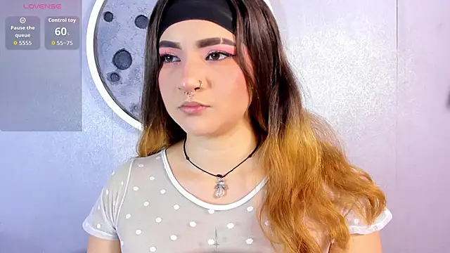 Snapshot of Shanntal_ chatting on 12.02.25 Shanntal online show from 12.02.25