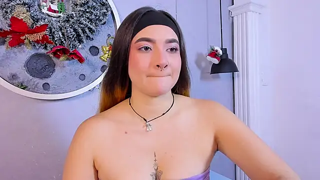 Snapshot of Shanntal_ chatting on 12.18.25 Shanntal online show from 12.18.25