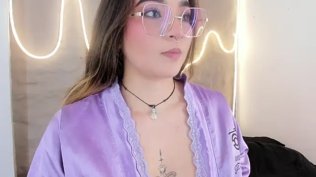 Snapshot of Shanntal_ chatting on 02.19.26 Shanntal online show from 02.19.26