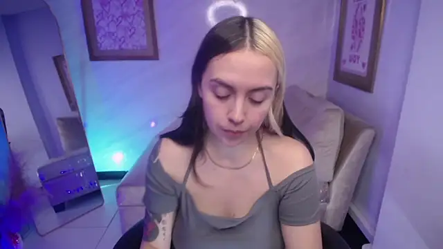 Hela v online show from 09.11.25