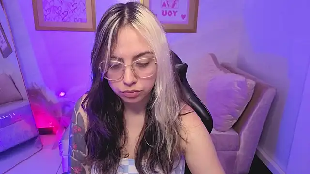 Hela v online show from 12.03.25