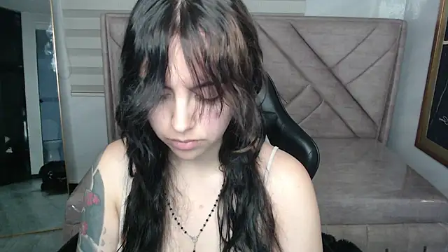 Hela v online show from 05.09.26