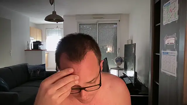 Snapshot of Funnyjul31 chatting on 10.25.25 Funnyjul31 online show from 10.25.25