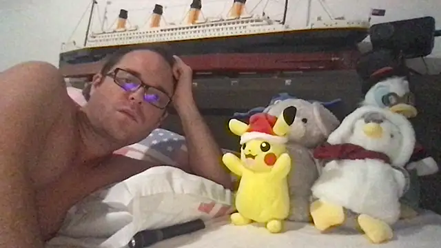 Snapshot of Funnyjul31 chatting on 11.15.25 Funnyjul31 online show from 11.15.25