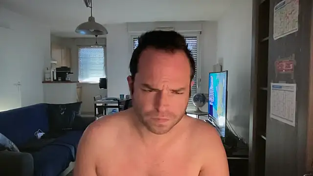 Snapshot of Funnyjul31 chatting on 11.22.25 Funnyjul31 online show from 11.22.25