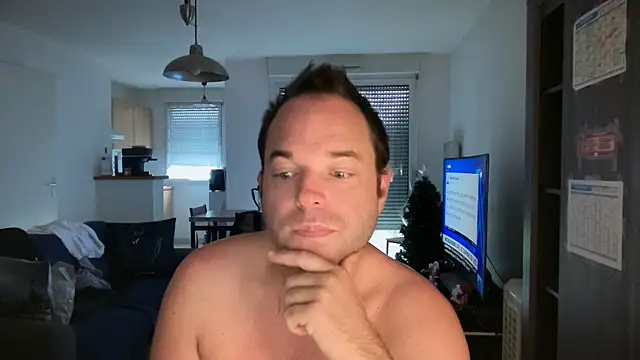 Snapshot of Funnyjul31 chatting on 11.25.25 Funnyjul31 online show from 11.25.25