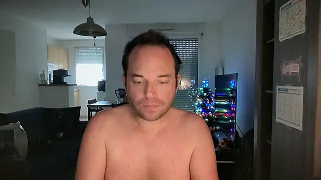 Snapshot of Funnyjul31 chatting on 11.26.25 Funnyjul31 online show from 11.26.25