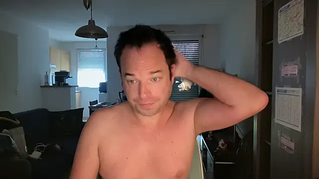 Snapshot of Funnyjul31 chatting on 11.28.25 Funnyjul31 online show from 11.28.25