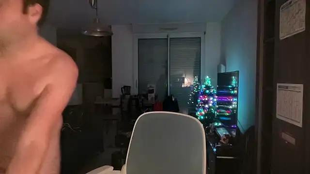 Snapshot of Funnyjul31 chatting on 11.28.25 Funnyjul31 online show from 11.28.25