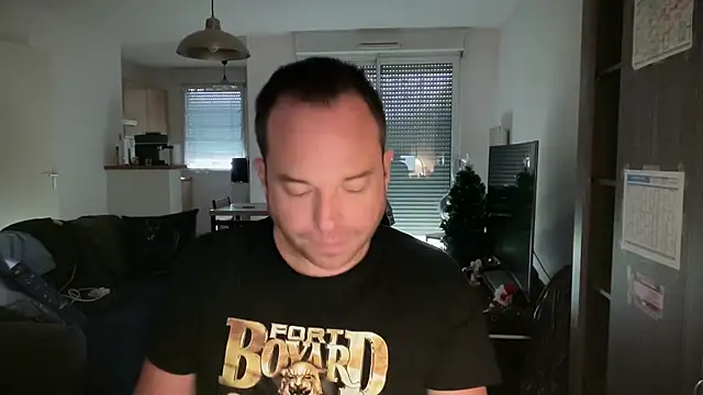 Snapshot of Funnyjul31 chatting on 11.30.25 Funnyjul31 online show from 11.30.25