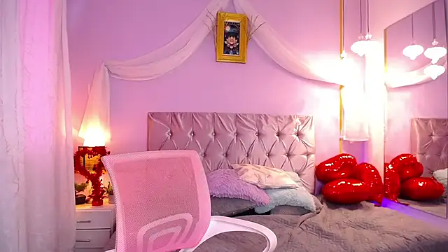 LeilaRasi online show from 02.20.25