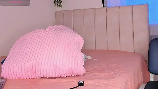 alice guzman1 online show from 11.16.25